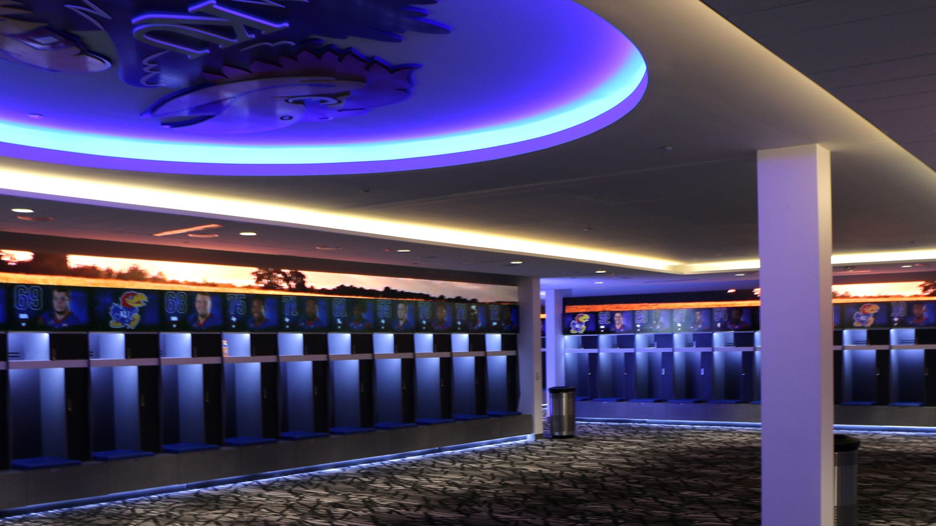 Neoti R Series Kansas University footbal locker room